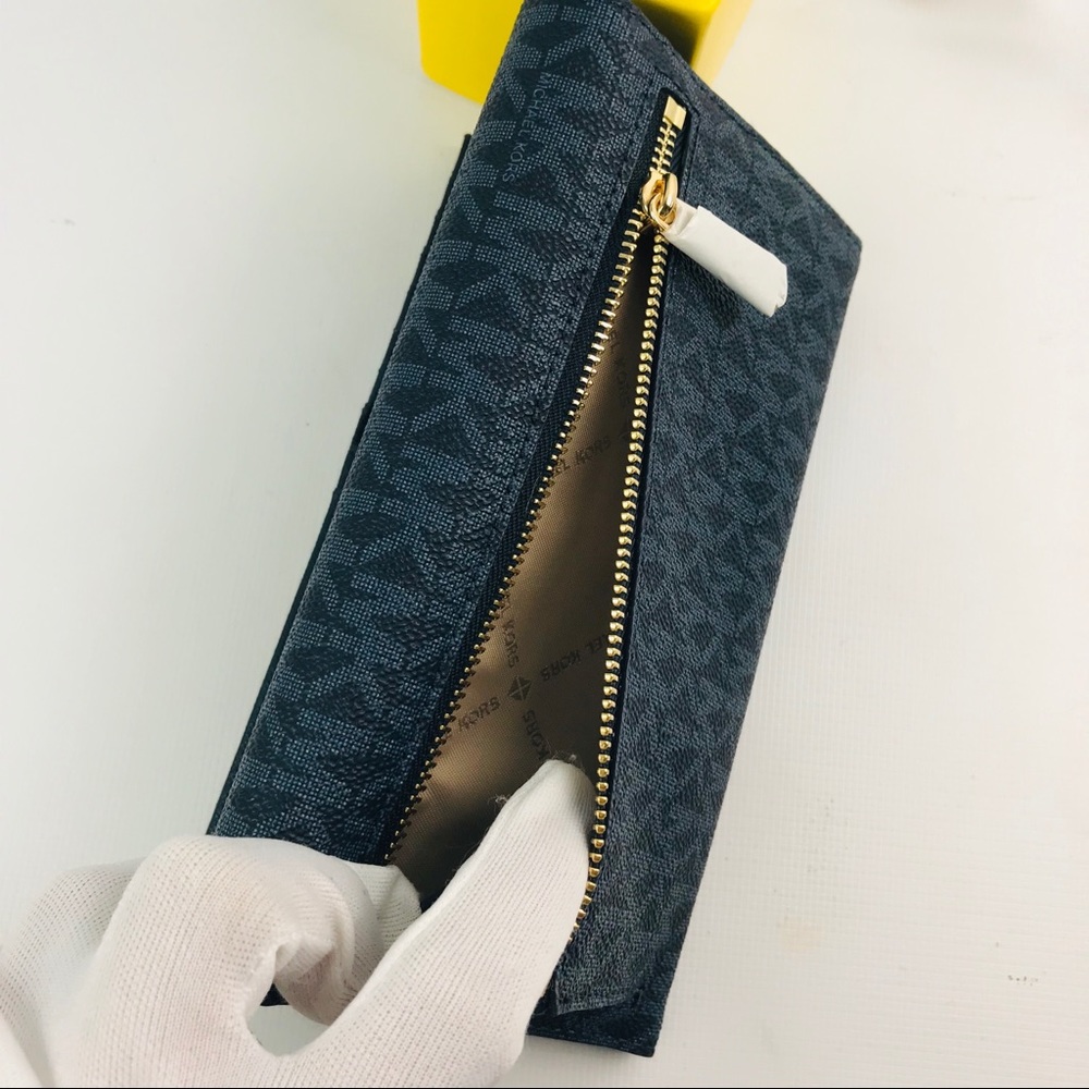 Authentic Michael Kors Jet Set Trifold Long Wallet - Picture 6 of 8